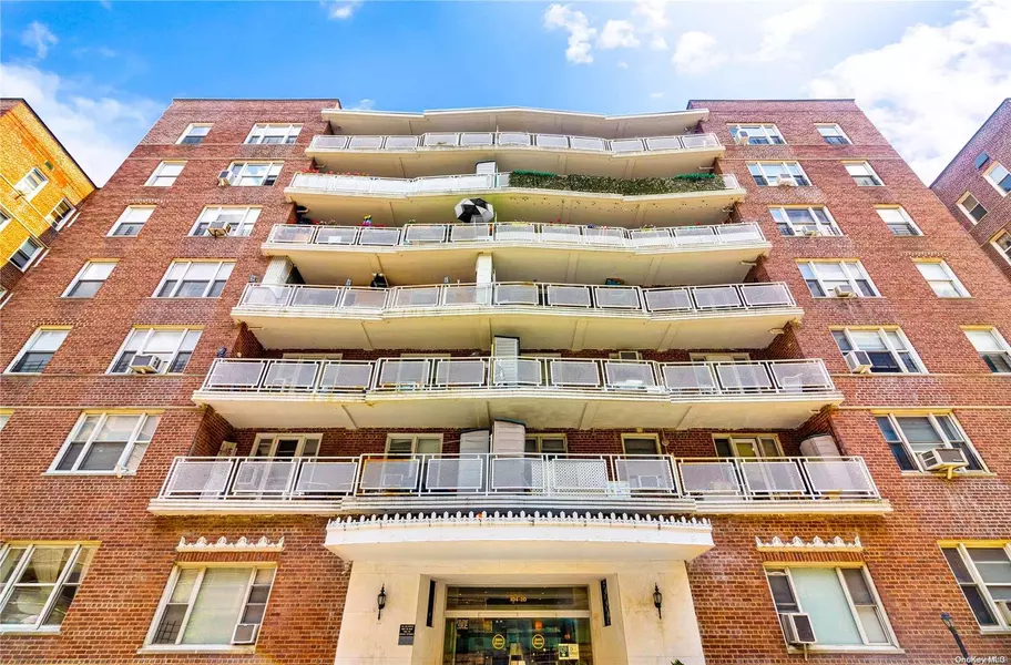 104-20 68 DR #A12, Forest Hills, NY 11375