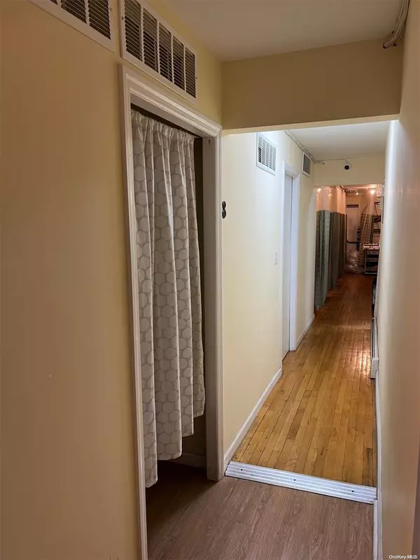 Elmhurst, NY 11373,87-33 Justice Ave #1FL