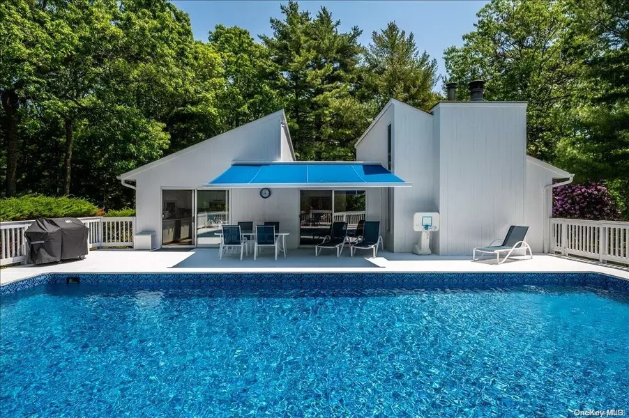 13 Van Scoys PATH, East Hampton, NY 11937
