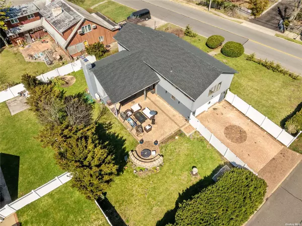 Westbury, NY 11590,523 Cambridge AVE