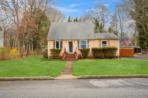 24 South AVE, Smithtown, NY 11787