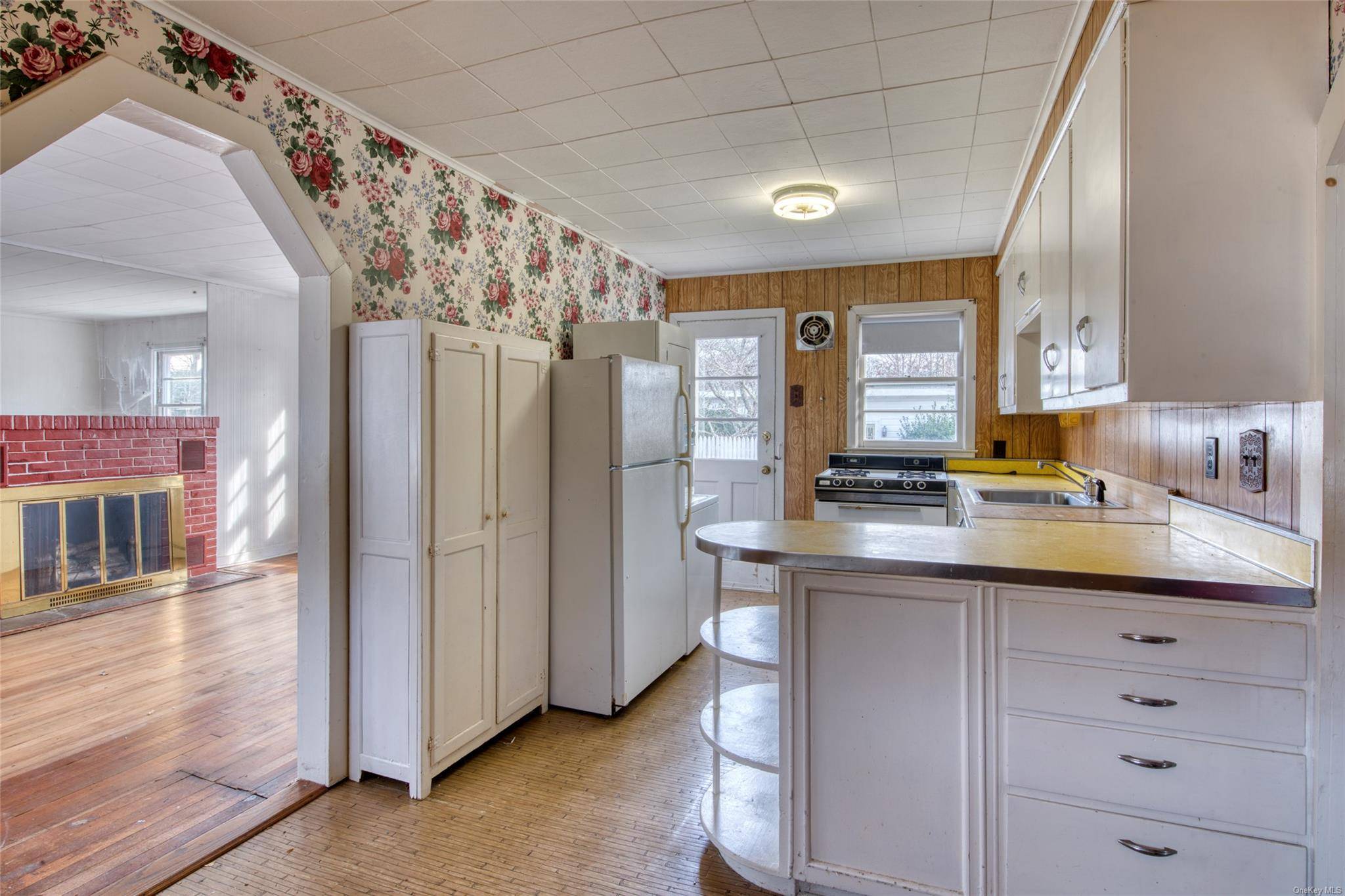 East Hampton, NY 11937,60 Miller LN