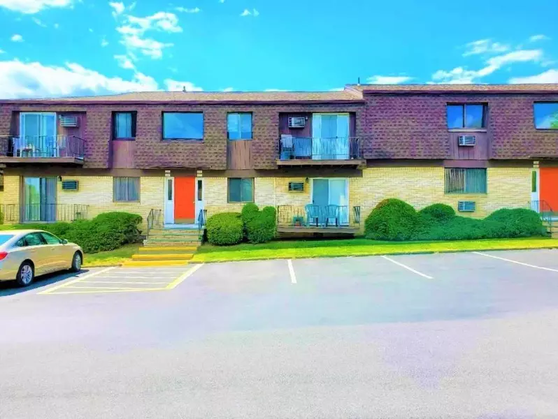 CHERRY HILL DR #907, Poughkeepsie, NY 12603