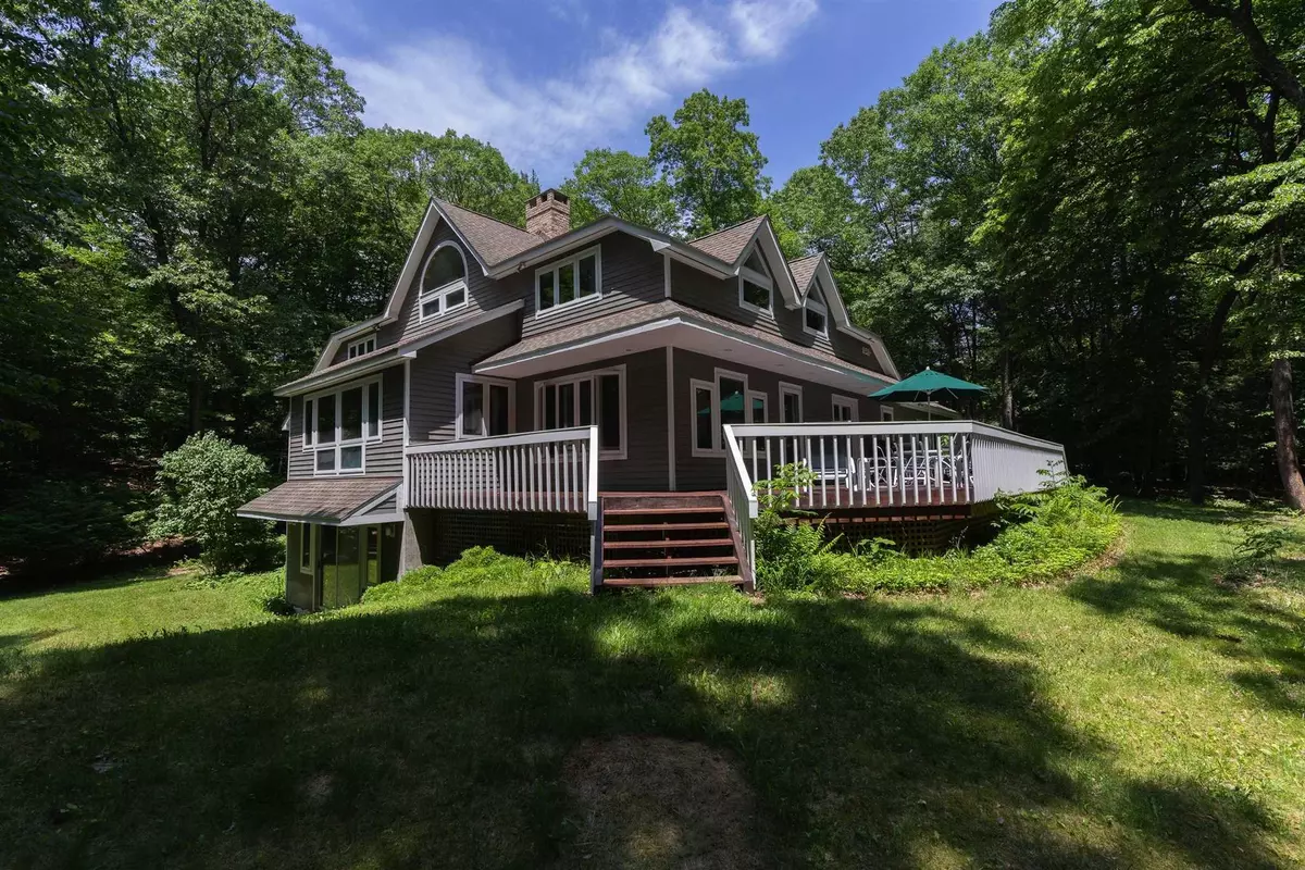 Rhinebeck, NY 12572,114 KNOLLWOOD RD