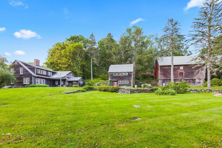 4 STAGE COACH RD, Patterson, NY 12563