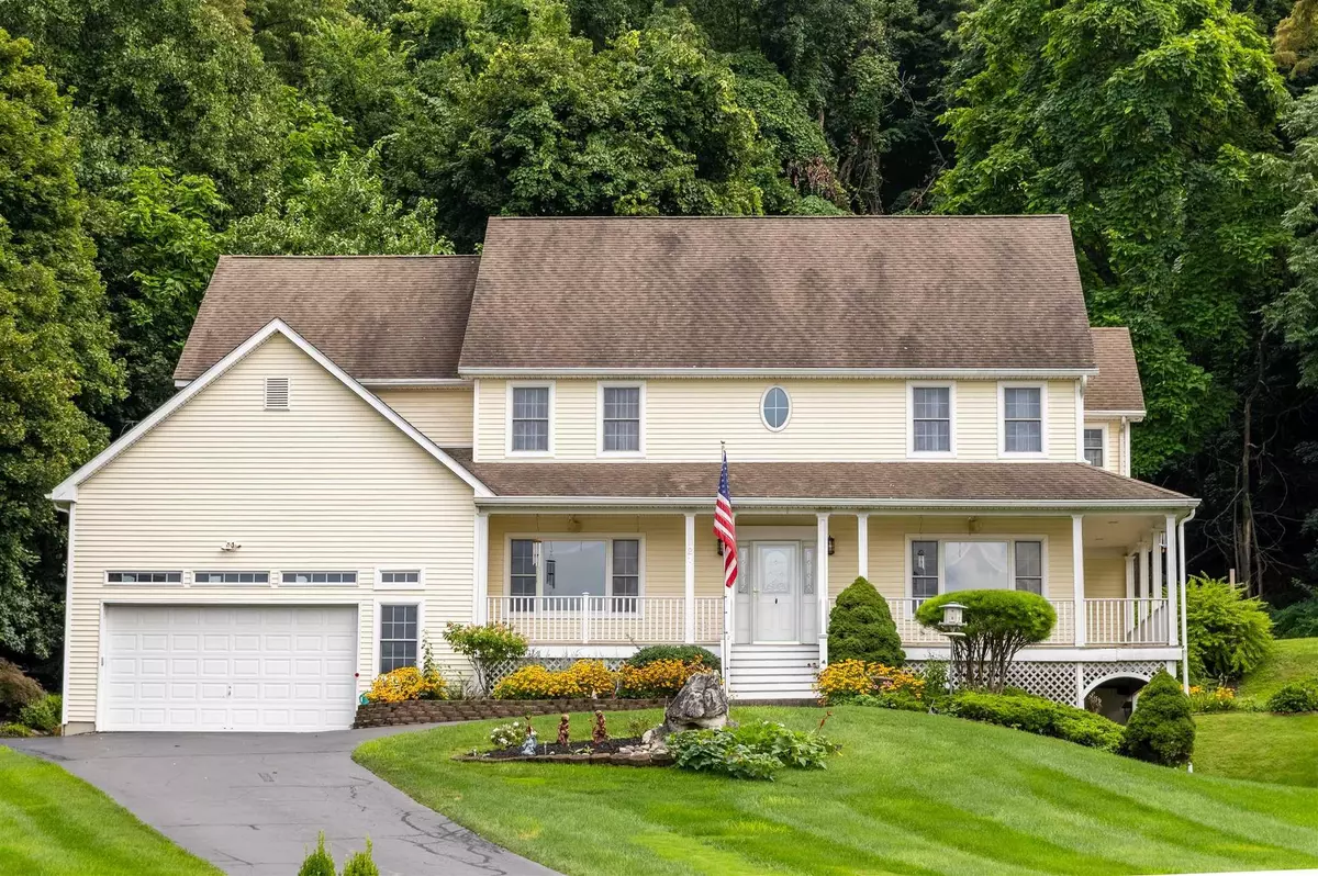 Beacon, NY 12508,21 EXETER CIR