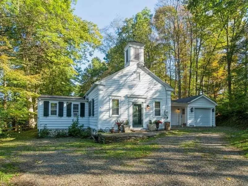 Rhinebeck, NY 12572,99 SALISBURY TPKE