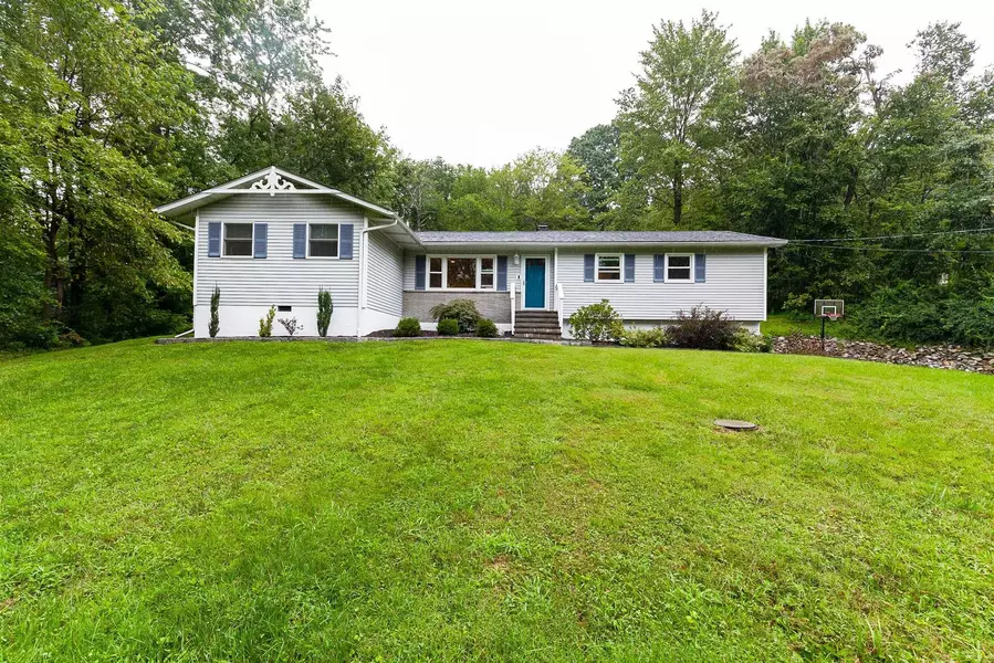 24 OLD SYLVAN LAKE R, Hopewell Junction, NY 12533