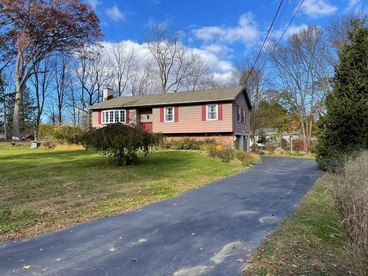 Rhinebeck, NY 12572,34 STARR DR