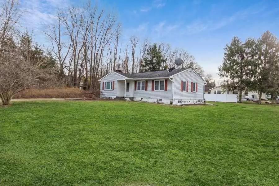 Hopewell Junction, NY 12533,33 CIRCLE DR