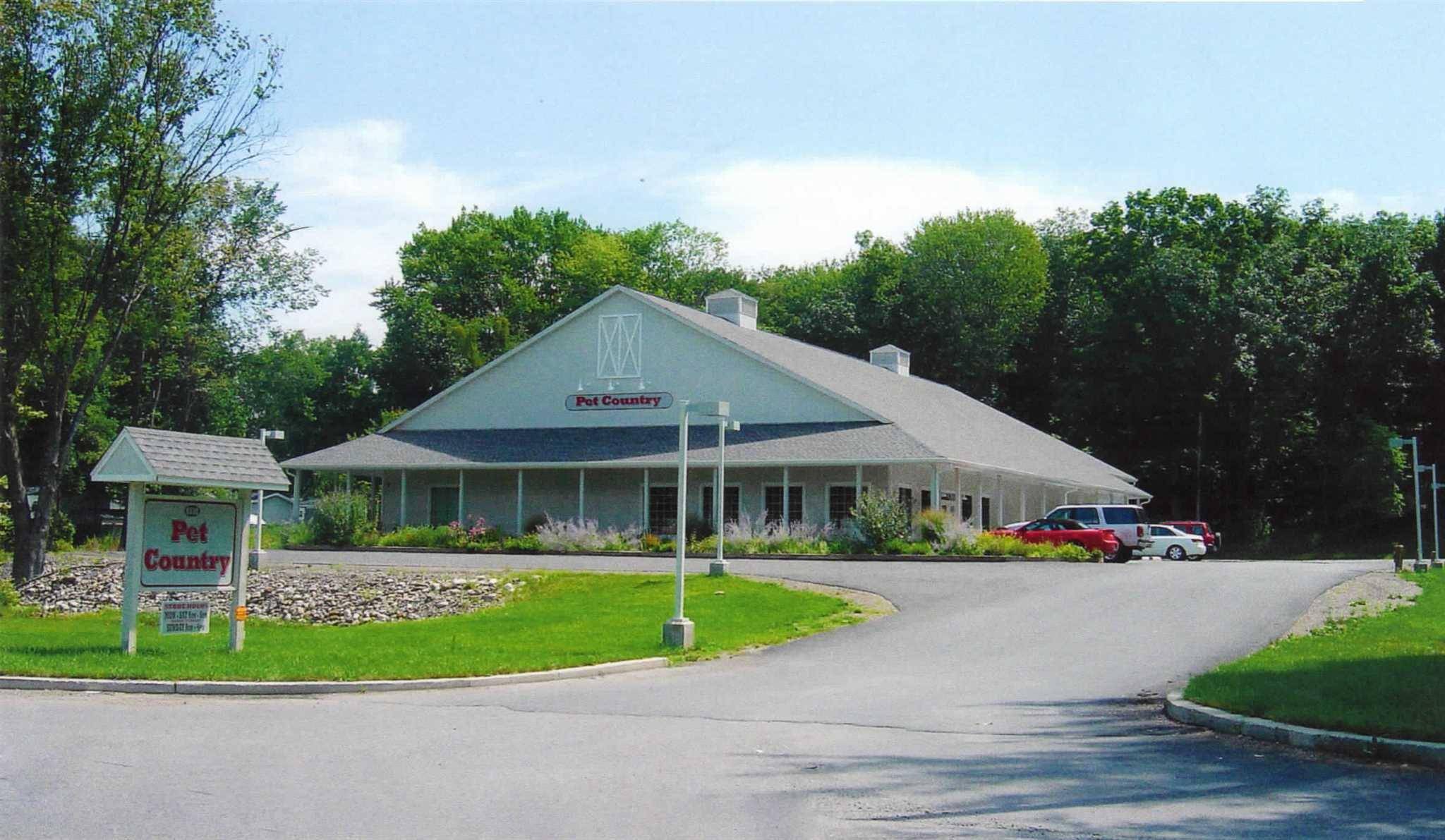 6830 RT 9, Rhinebeck, NY 12572