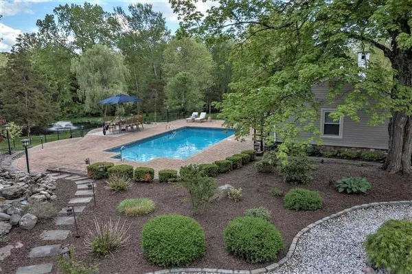 78 DRAGON TRL, Pleasant Valley, NY 12569