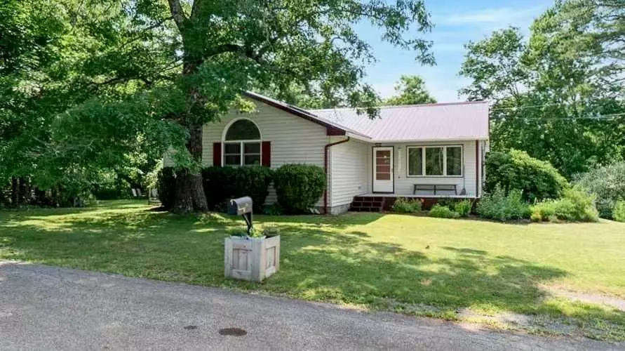 Saugerties, NY 12477,304 PINE ST