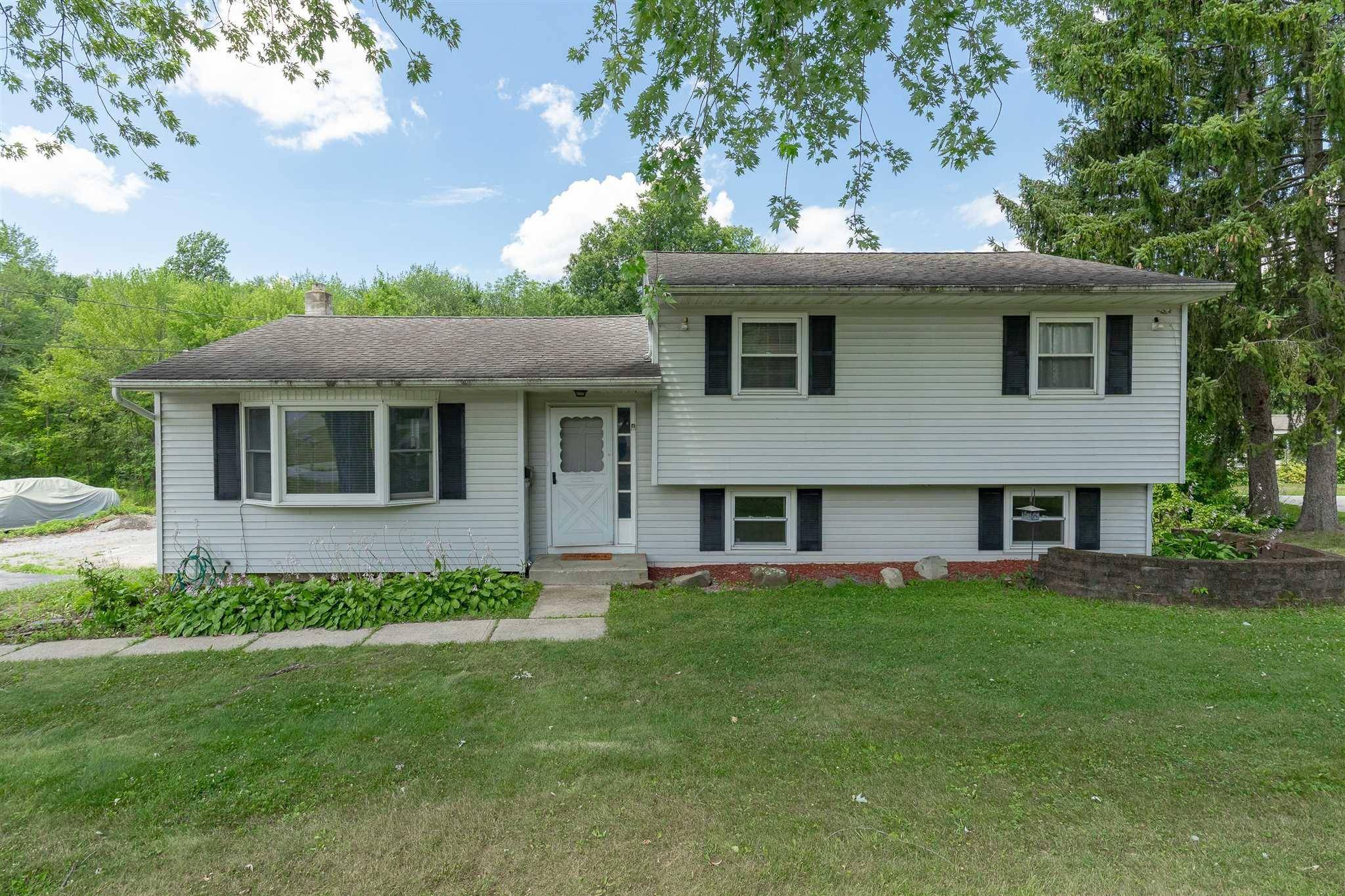 6 SUSIE BLVD, Poughkeepsie, NY 12603