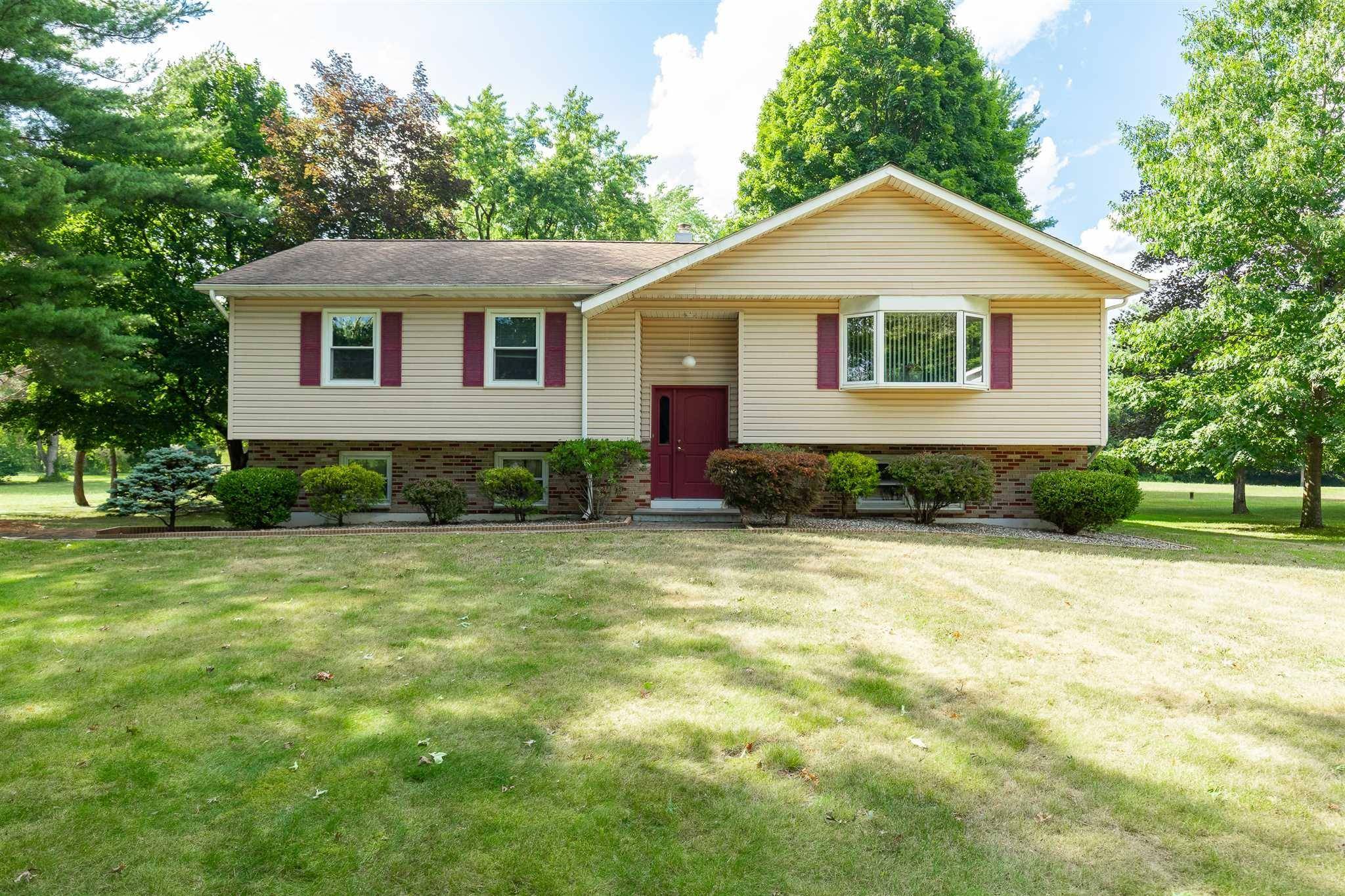 11 JENNIFER DR, Wappingers Falls, NY 12590