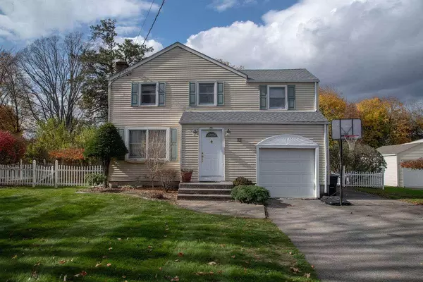 25 HASBROUCK DR, Poughkeepsie, NY 12603