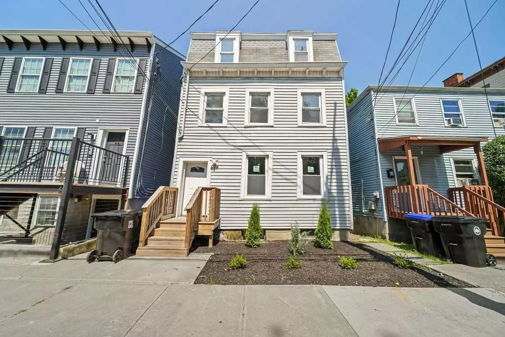 Poughkeepsie, NY 12601,68 CATHERINE ST