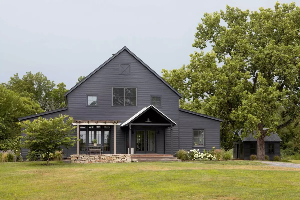 Athens, NY 12015,136 WASHINGTON ST