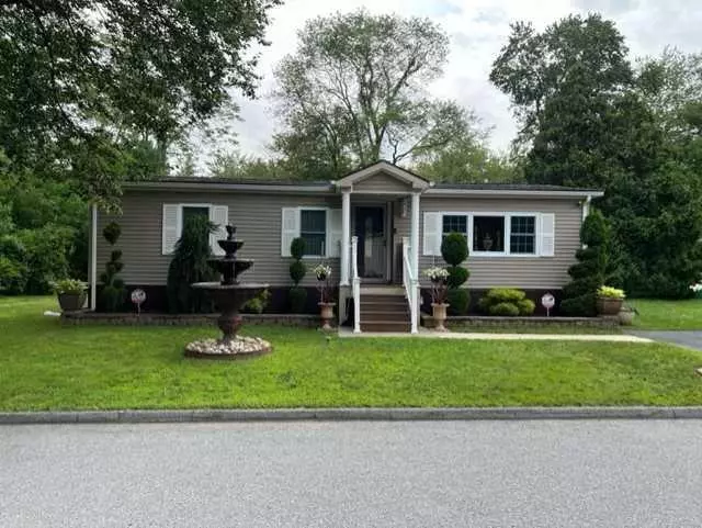 Hyde Park, NY 12538,12 LEISURE