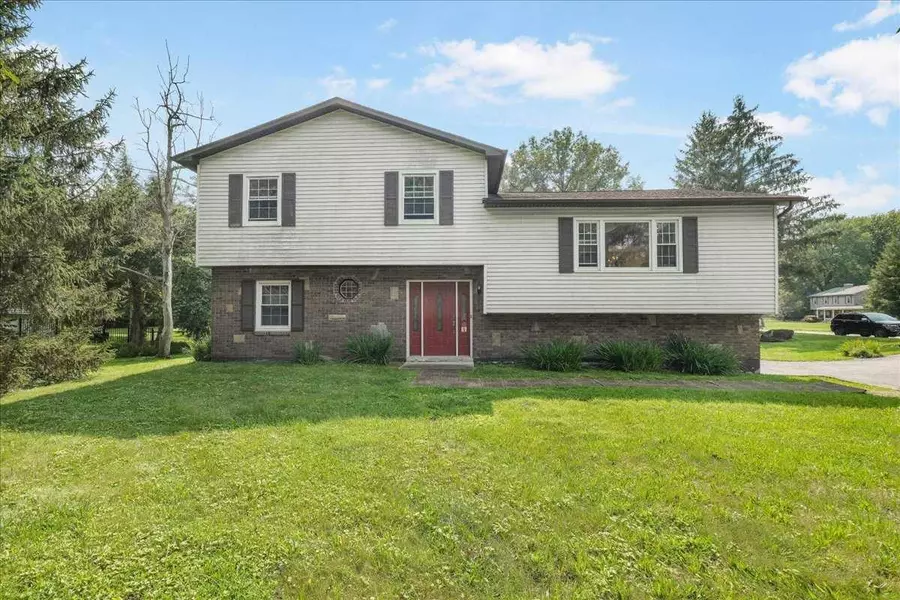 31 STEPHEN DR, Hopewell Junction, NY 12533