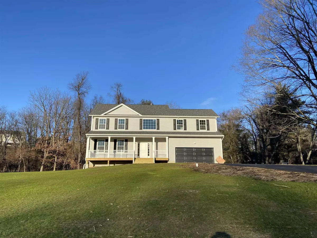 Pleasant Valley, NY 12569,10 STRATFORD DR