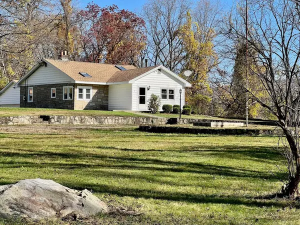 Stanfordville, NY 12581,68 MOUNTAIN RD