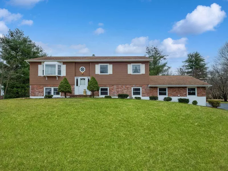 42 TINA LN, Hopewell Junction, NY 12533