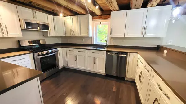 Stormville, NY 12582,7 LOOKING ROCKS LN