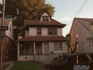 150-25 84 RD, Briarwood, NY 11432