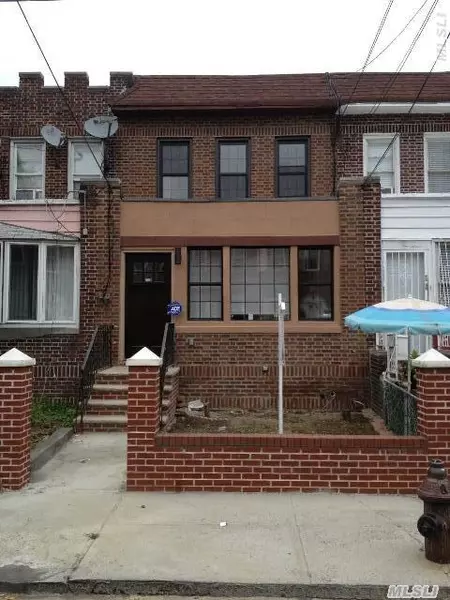 25-33 Mcintosh ST, East Elmhurst, NY 11369