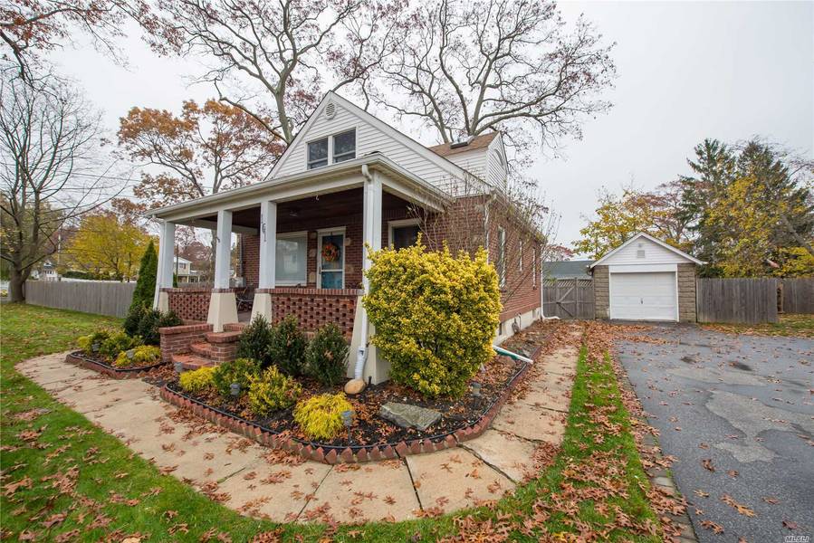 151 W 3rd ST, Ronkonkoma, NY 11779