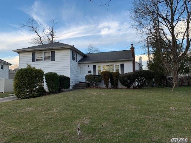 411 Alan CT, East Meadow, NY 11554