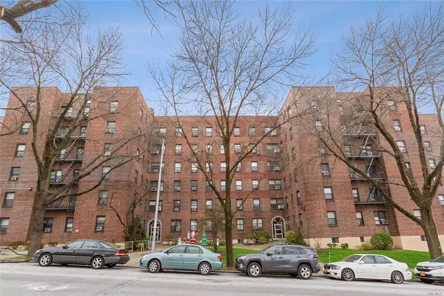 141-10 25 RD #5A, Flushing, NY 11354