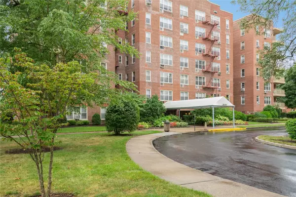 Bayside, NY 11360,23-55 Bell BLVD #3H