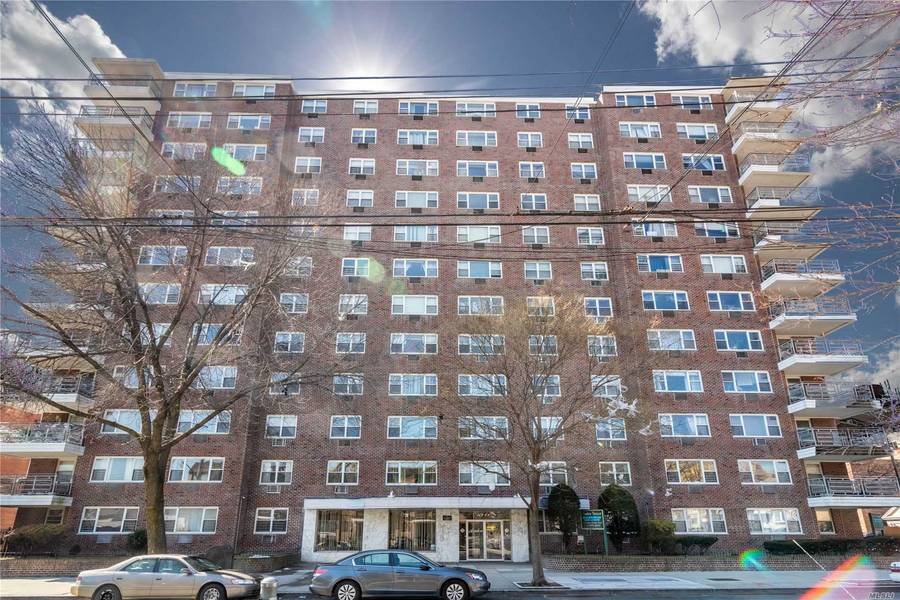 89-100 170 ST #3M, Jamaica, NY 11432