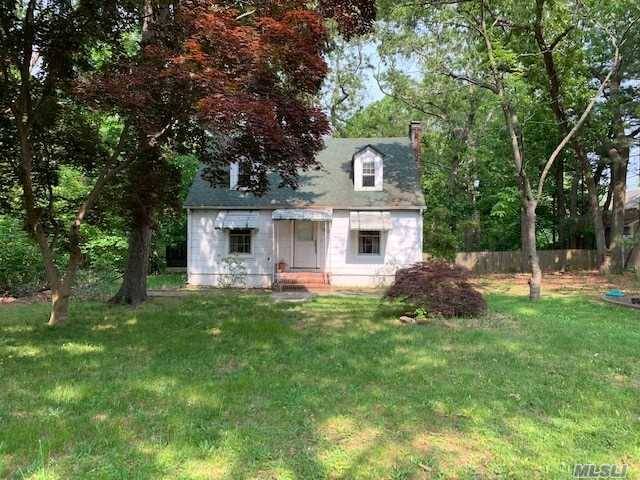 1123 Waverly AVE, Farmingville, NY 11738