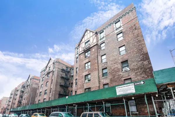 Elmhurst, NY 11373,42-02 Layton ST #402