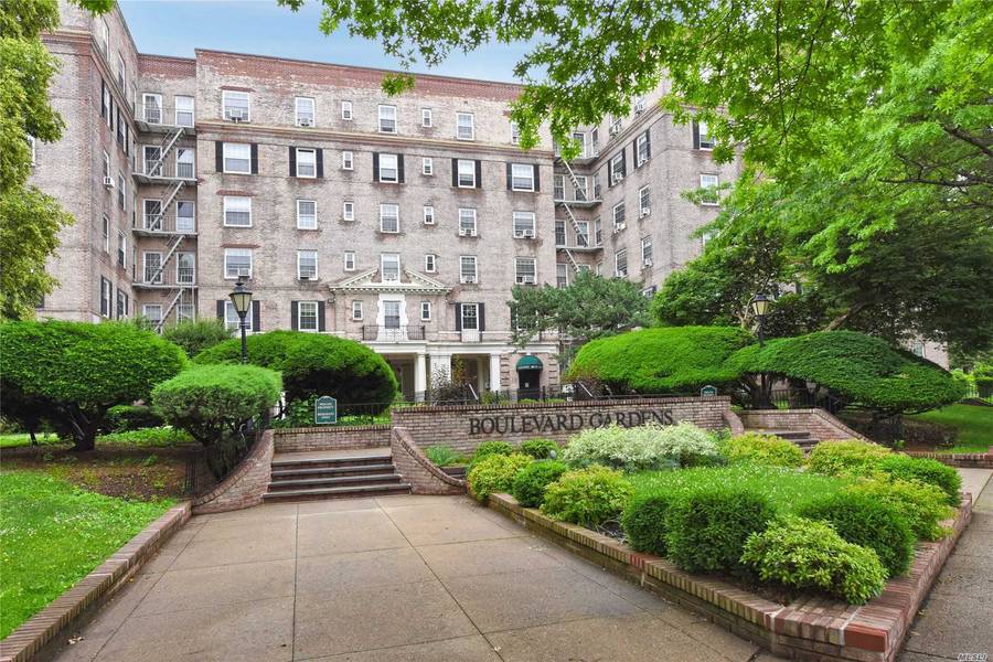 56-07 31st AVE #2G, Woodside, NY 11377