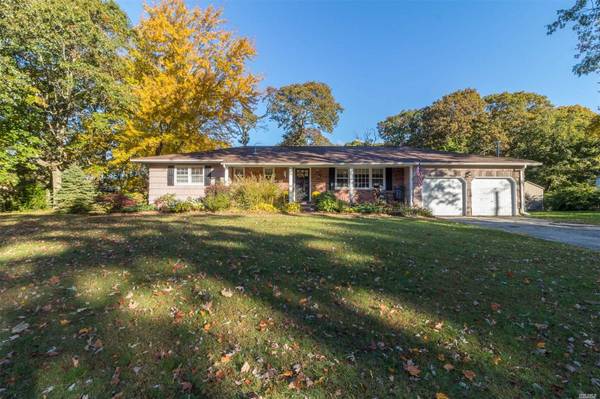 24 N Durkee LN, East Patchogue, NY 11772