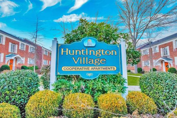 Huntington, NY 11743