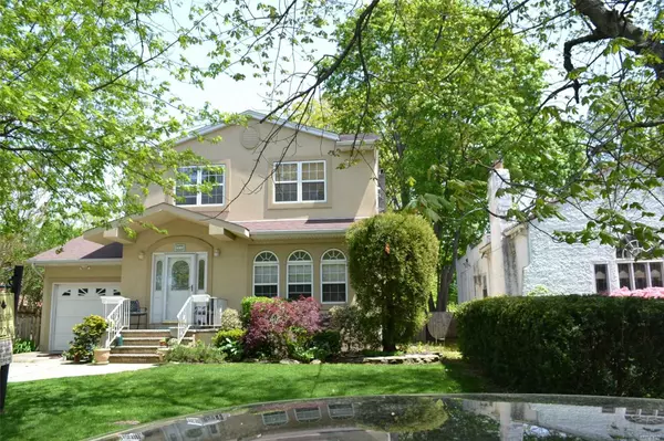 Merrick, NY 11566,2415 Henry ST