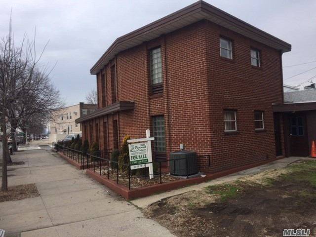 69-65 Queensmidtownexp, Maspeth, NY 11378