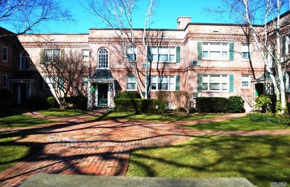 75 Maine AVE #B22, Rockville Centre, NY 11570