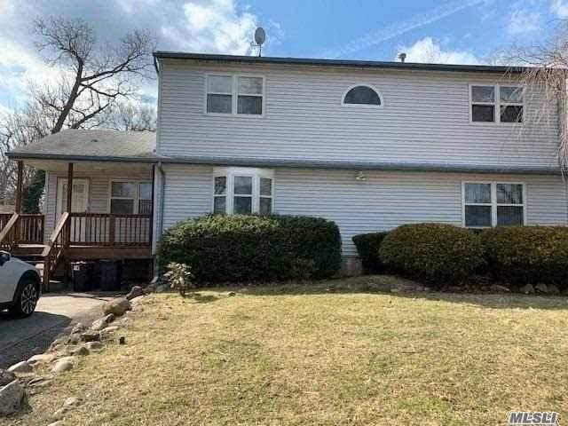 26 Long ST, Lake Grove, NY 11755