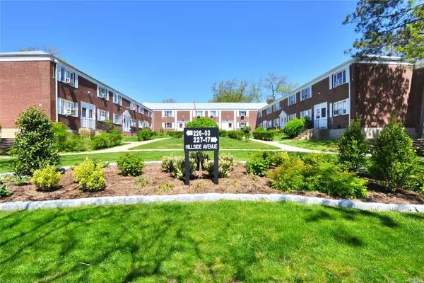 Queens Village, NY 11427,227-15 Hillside AVE