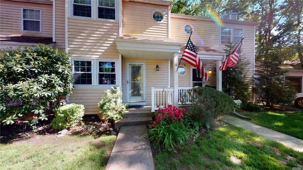 10 Paine Cmns, Yaphank, NY 11980