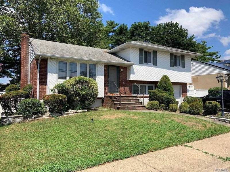 47 Osborne RD, West Hempstead, NY 11552