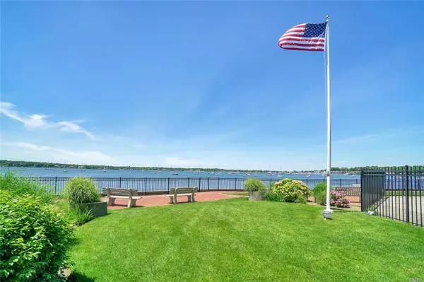 Port Washington, NY 11050,1 Toms Point LN #B3-5G