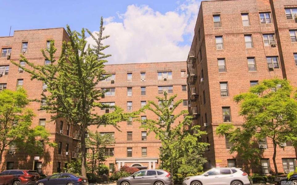 67-35 Yellowstone BLVD #7O, Forest Hills, NY 11375