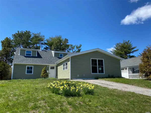 Islandia, NY 11749,76 A Split Cedar DR